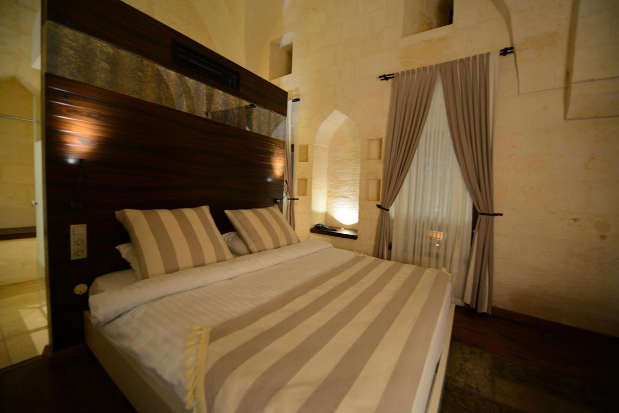 Shmayaa Hotel Midyat エクステリア 写真