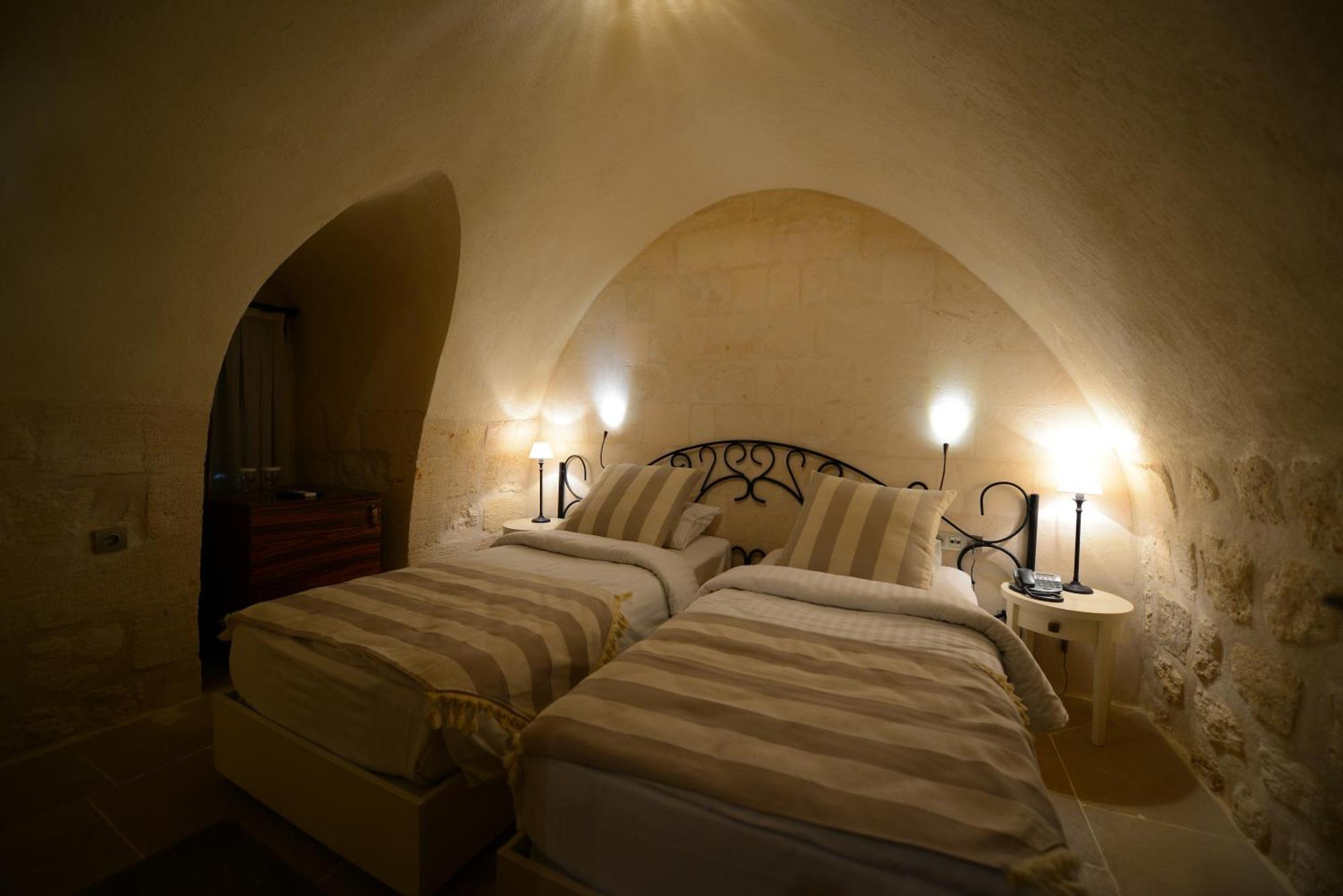 Shmayaa Hotel Midyat エクステリア 写真